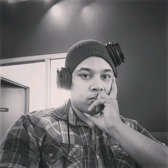 Meet your Posher, Donovan - Picture 1 of 1